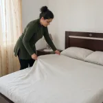 Yatağı topluyor